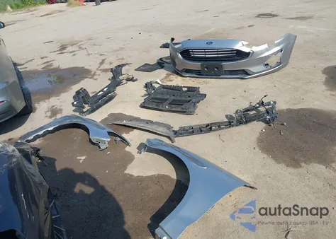 2020 Ford Fusion S z USA, uszkodzony, nr VIN 3FA6P0G76LR240253